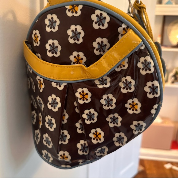 Vera Bradley Rare All-Over Patent Frill Travel Tote Buttercup Yellow Floral - Picture 7 of 14